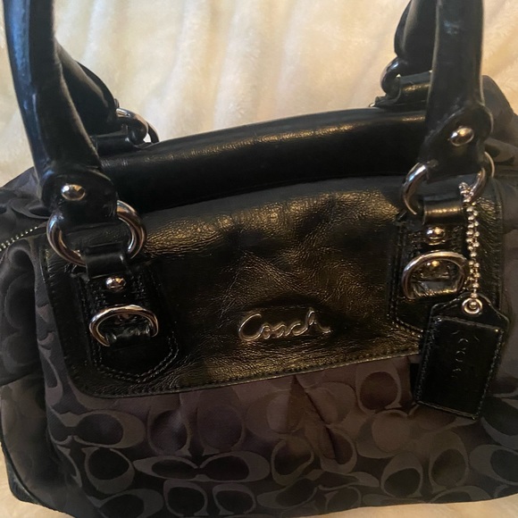 🌹Coach purse good condition - Picture 2 of 3